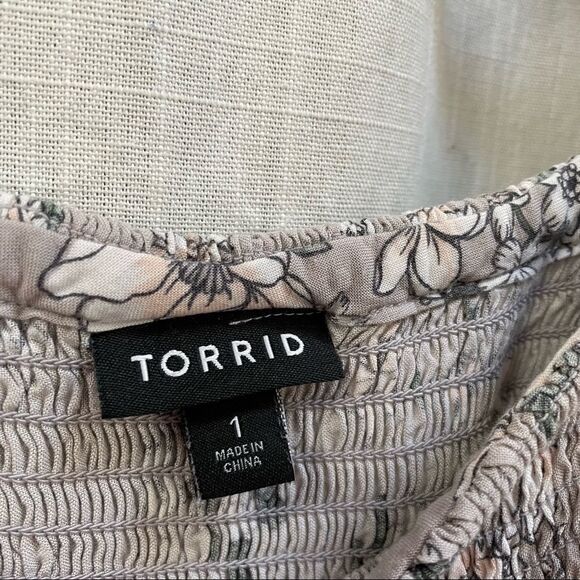 Torrid gray floral off the shoulder fit flare 1x - Picture 8 of 13